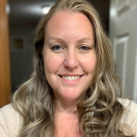 Meet your Posher, Michelle - Picture 1 of 1